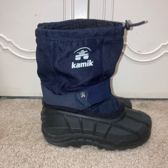 Kamik snow boots with removable liner - Picture 3 of 8